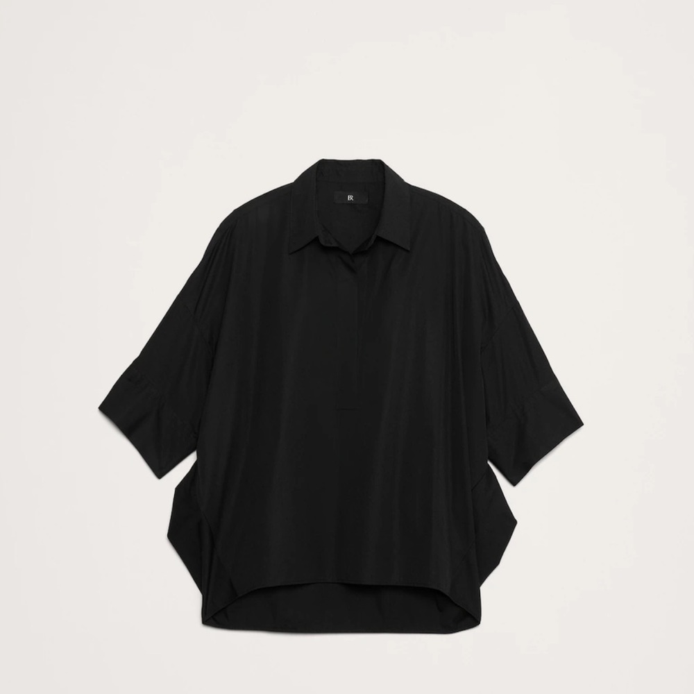 Selling a top picked by Banana Republic’s stylist. I’m a US 14-16 usually.